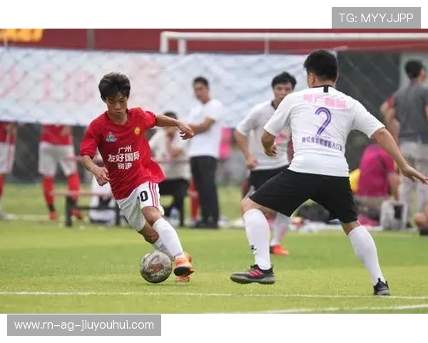 吉安足球球迷会激情四溢的庆典活动全面启动 球迷互动与赛事精彩回顾相结合